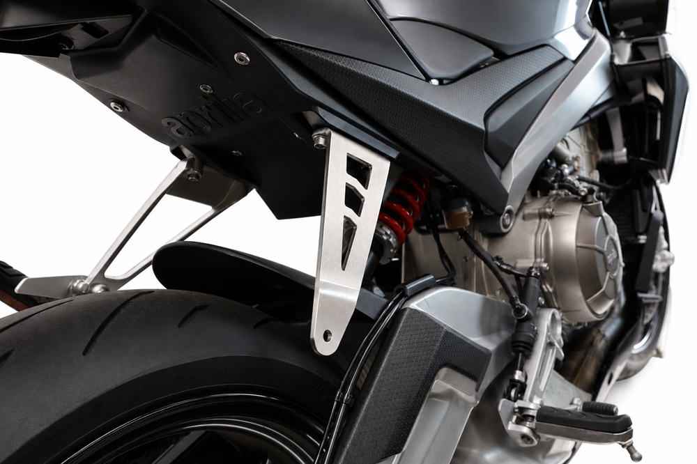 GPR Staffa Pedana Passeggero / Muffler bracket PER TUONO 660 2021/2024 Euro 5 DAL 2021 AL 2024 - immagine 2